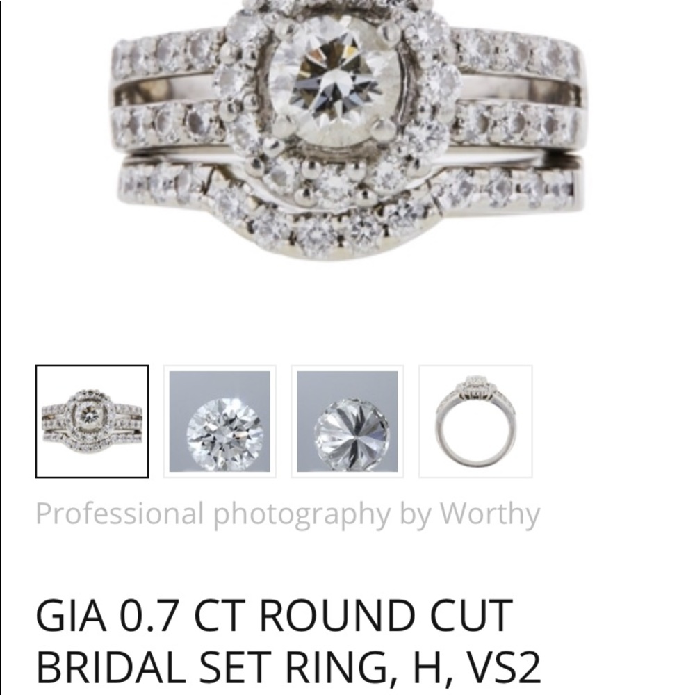 .7 CT Round Cut halo style wedding set